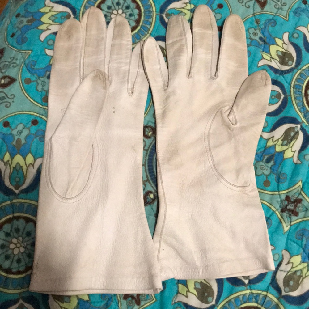 Vintage Cream leather gloves